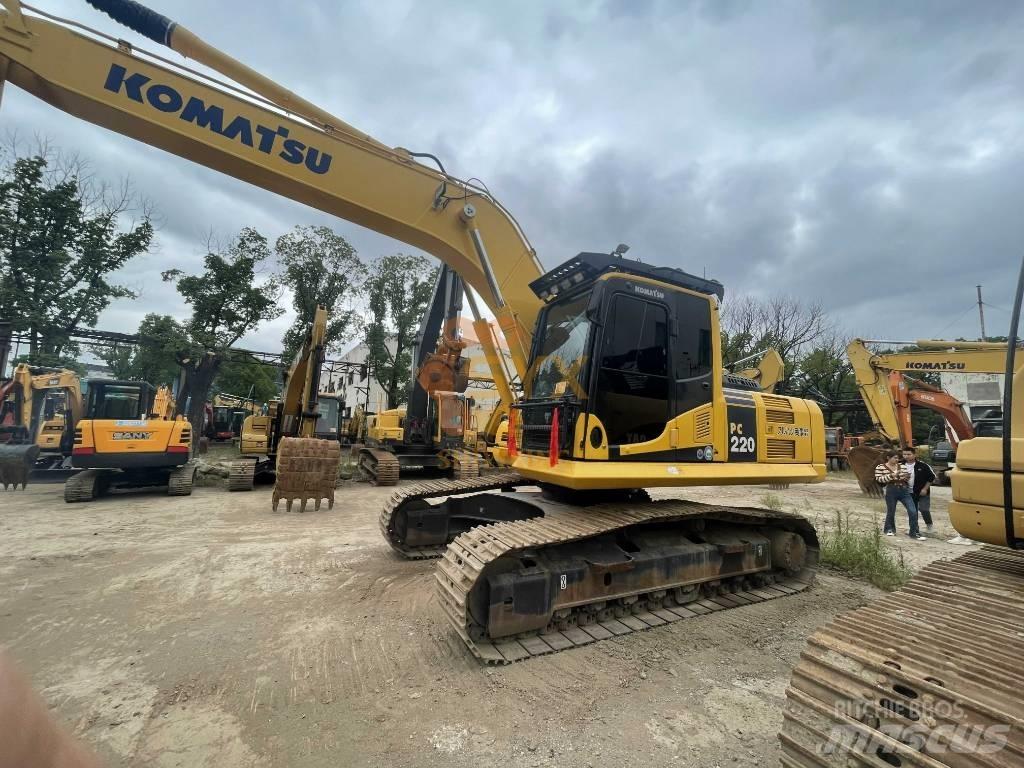 Komatsu PC 220 대형 굴삭기 29톤 이상