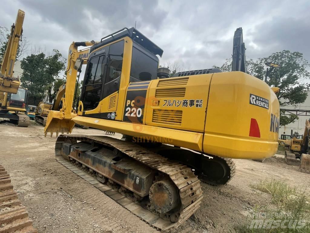 Komatsu PC 220 대형 굴삭기 29톤 이상