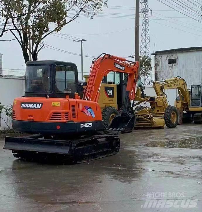 Doosan DH 55 소형 굴삭기 7톤 미만
