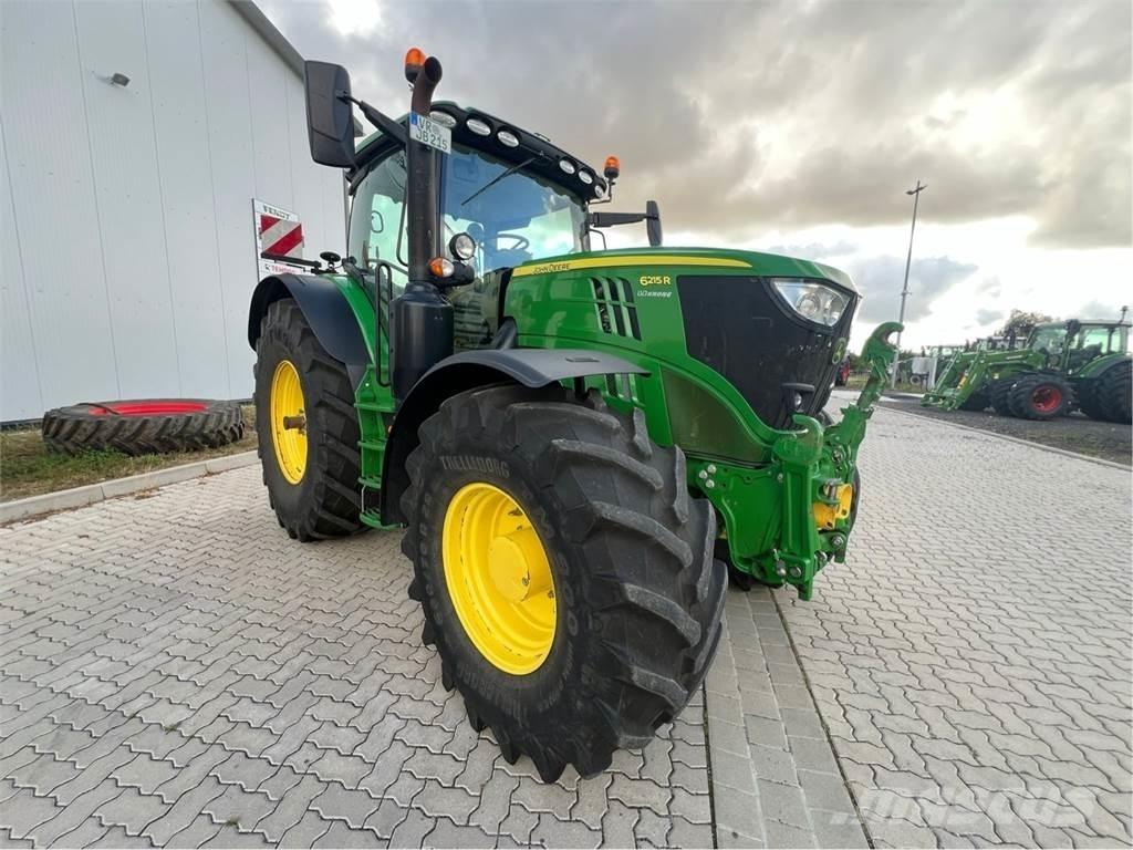 John Deere 6215 R 트랙터