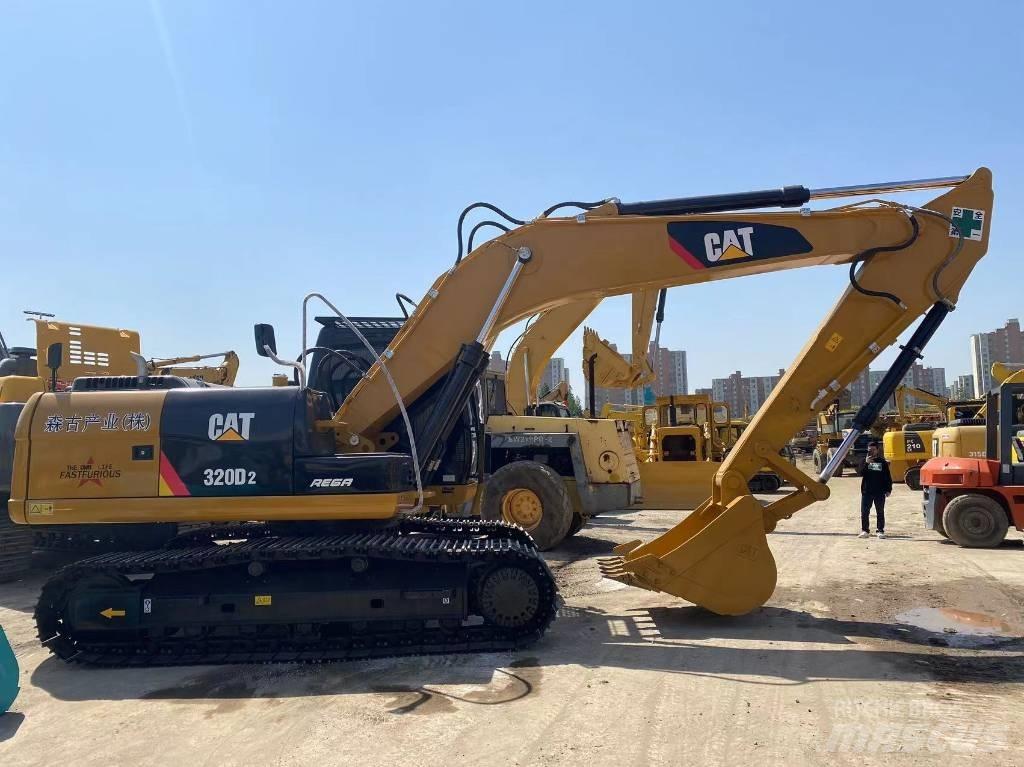 CAT 320 D 2 중형굴삭기 7톤-28톤