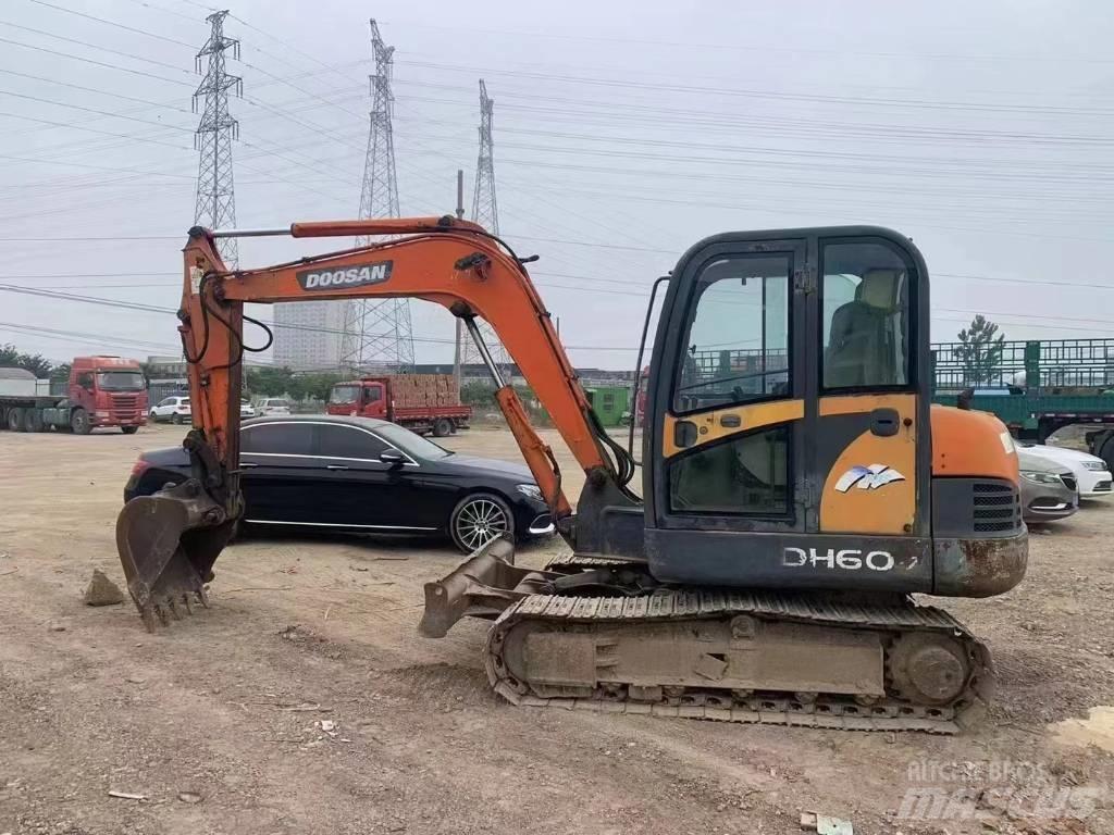 Doosan DH 60 소형 굴삭기 7톤 미만