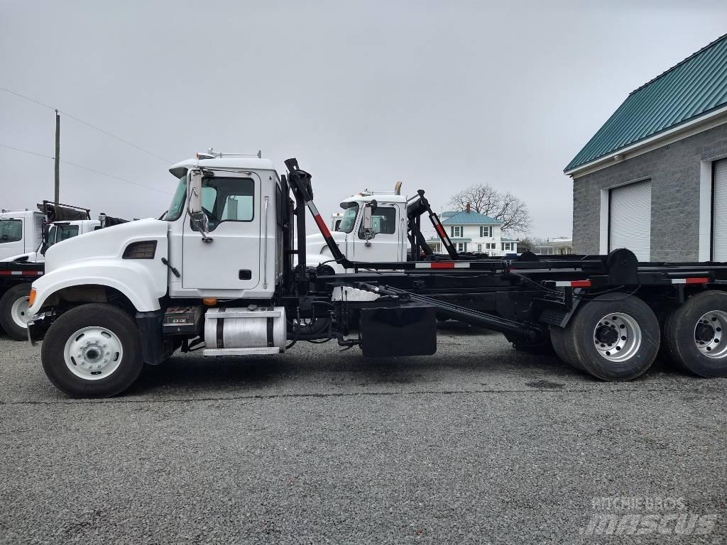 Mack CV 폐기물 수거 트럭