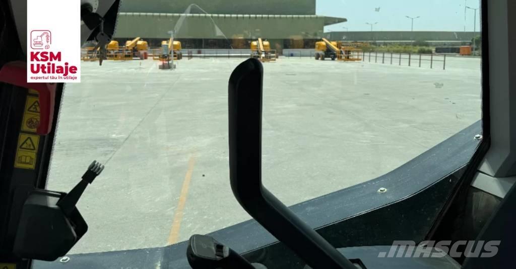 JCB 205  스키드로더