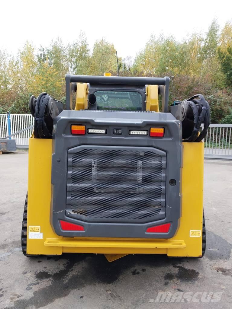 XCMG XC7-TV12 궤도식 로우더