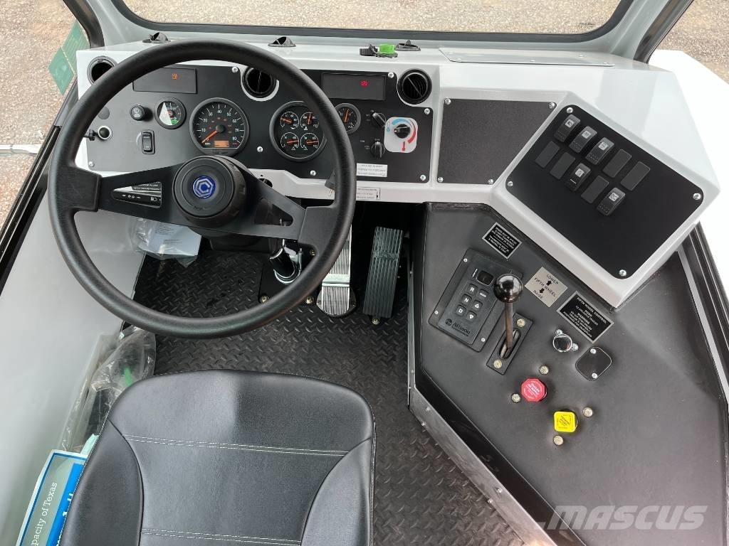 Capacity TJ5000 터미널 트랙터