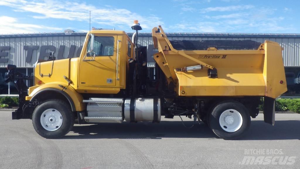 Western Star 4900 FA 제설 블레이드 및 제설기
