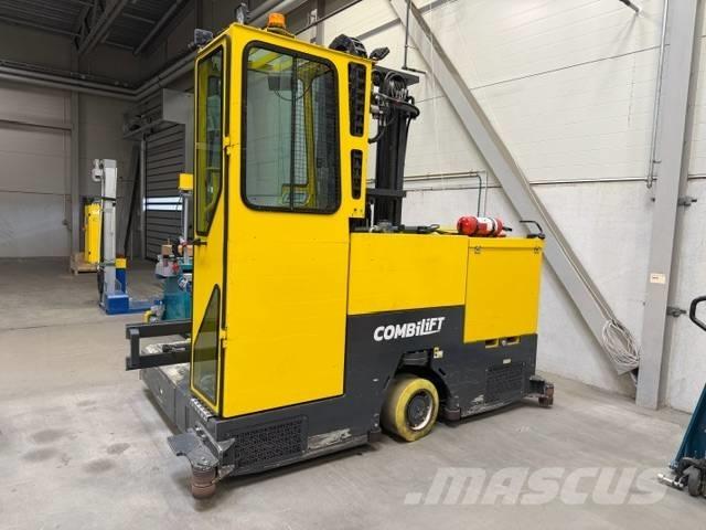 Combilift C3000STE 4방향 리치트럭