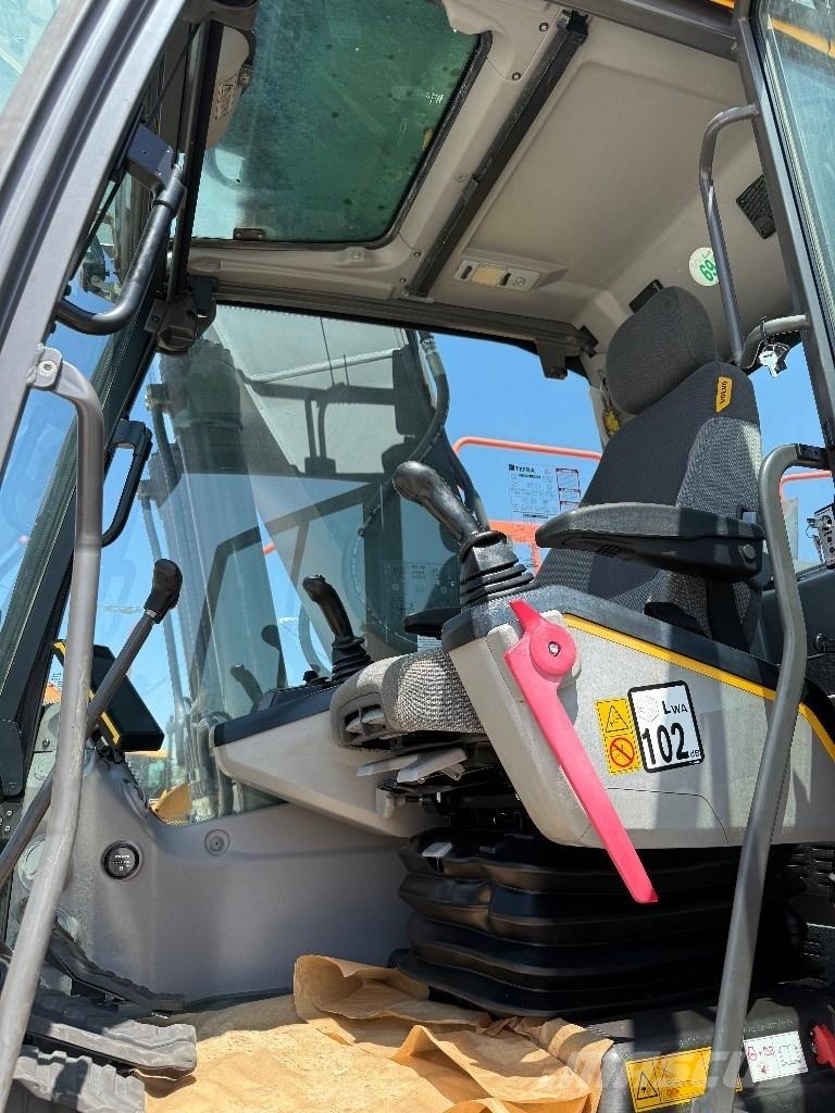 Volvo EC 220 E 대형 굴삭기 29톤 이상