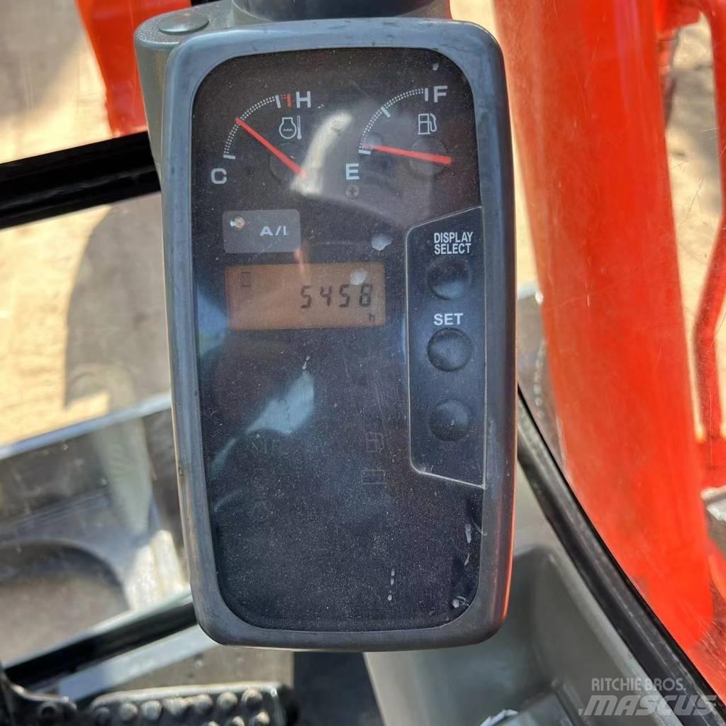 Hitachi ZX 60 소형 굴삭기 7톤 미만