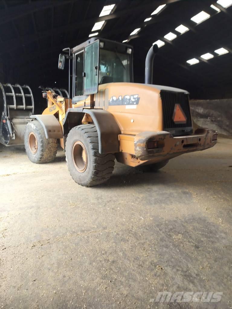 CASE 621 D  휠로우더