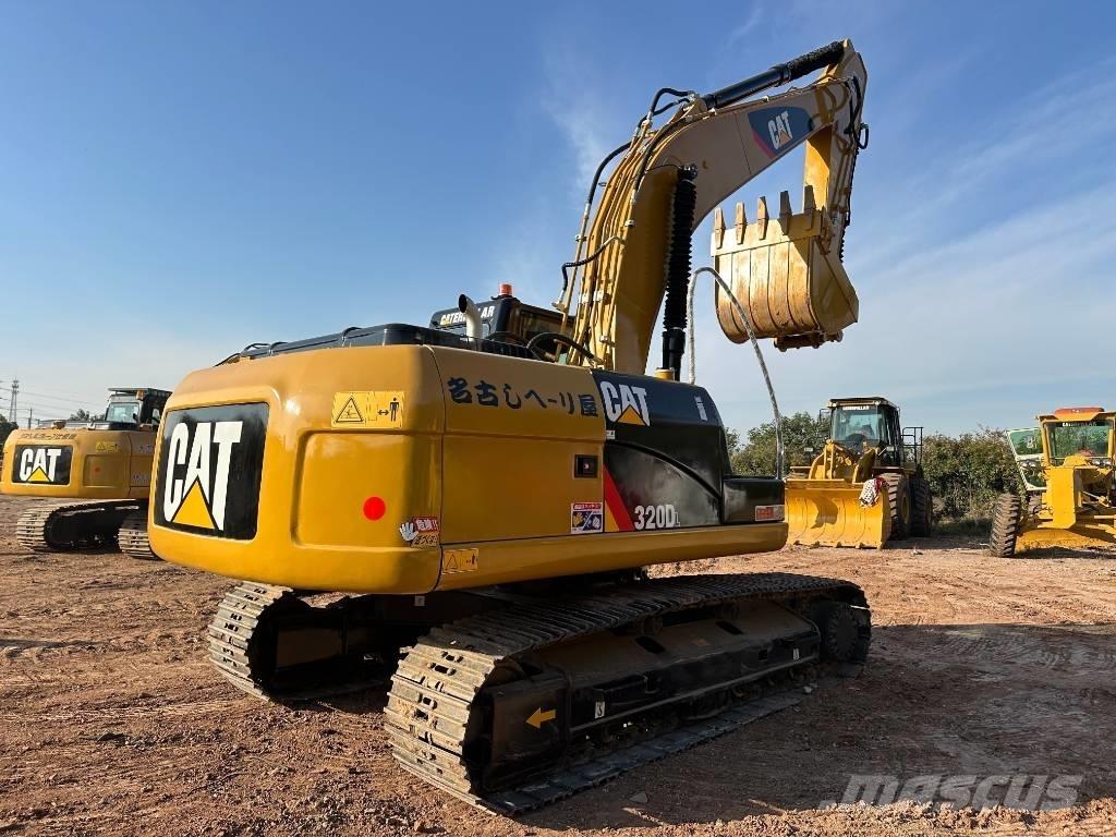 CAT 320 D L 대형 굴삭기 29톤 이상
