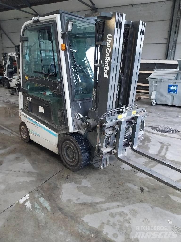 UniCarriers QX25 전동 지게차