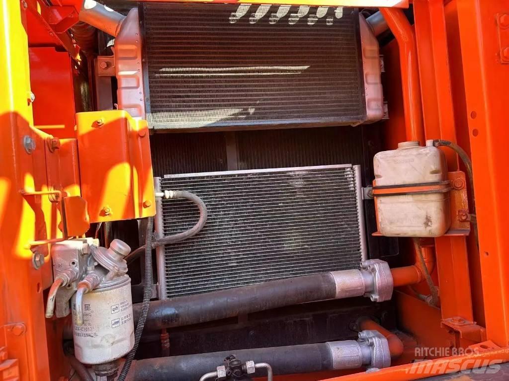 Doosan DX 225 LC 소형 굴삭기 7톤 미만
