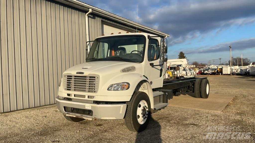 Freightliner M2 새시 운전실 트럭