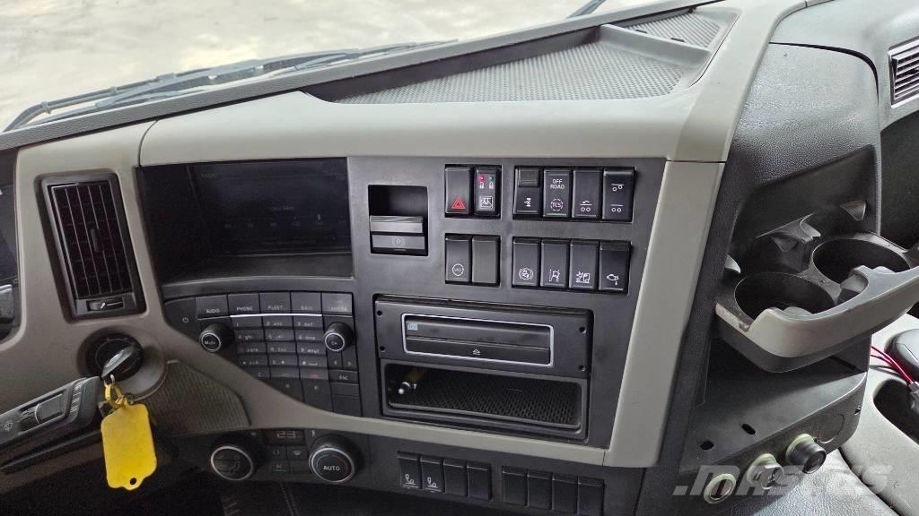 Volvo FM460 6X2*4 훅 리프트 트럭