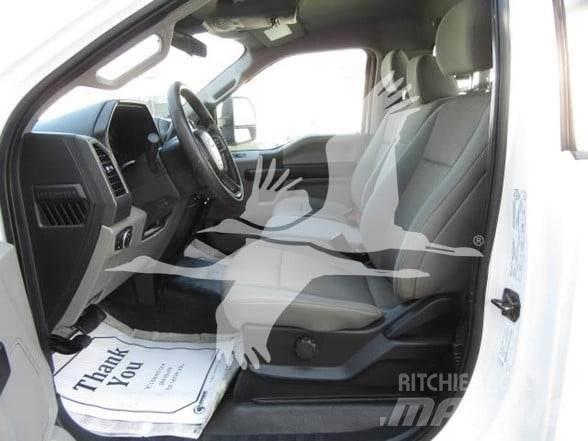 Ford F550 플랫베드/드롭사이드 트럭