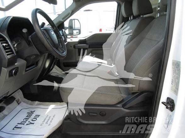 Ford F550 덤프 트럭