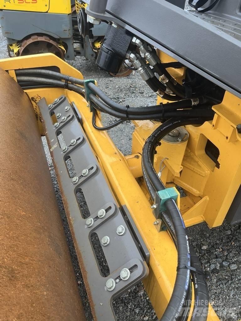 Volvo SD 45 B 싱글 드럼 롤러