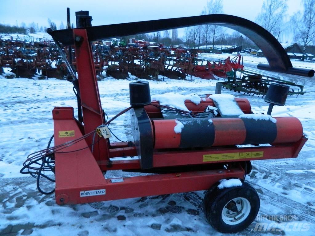 Carraro RF 89 건초 포장기