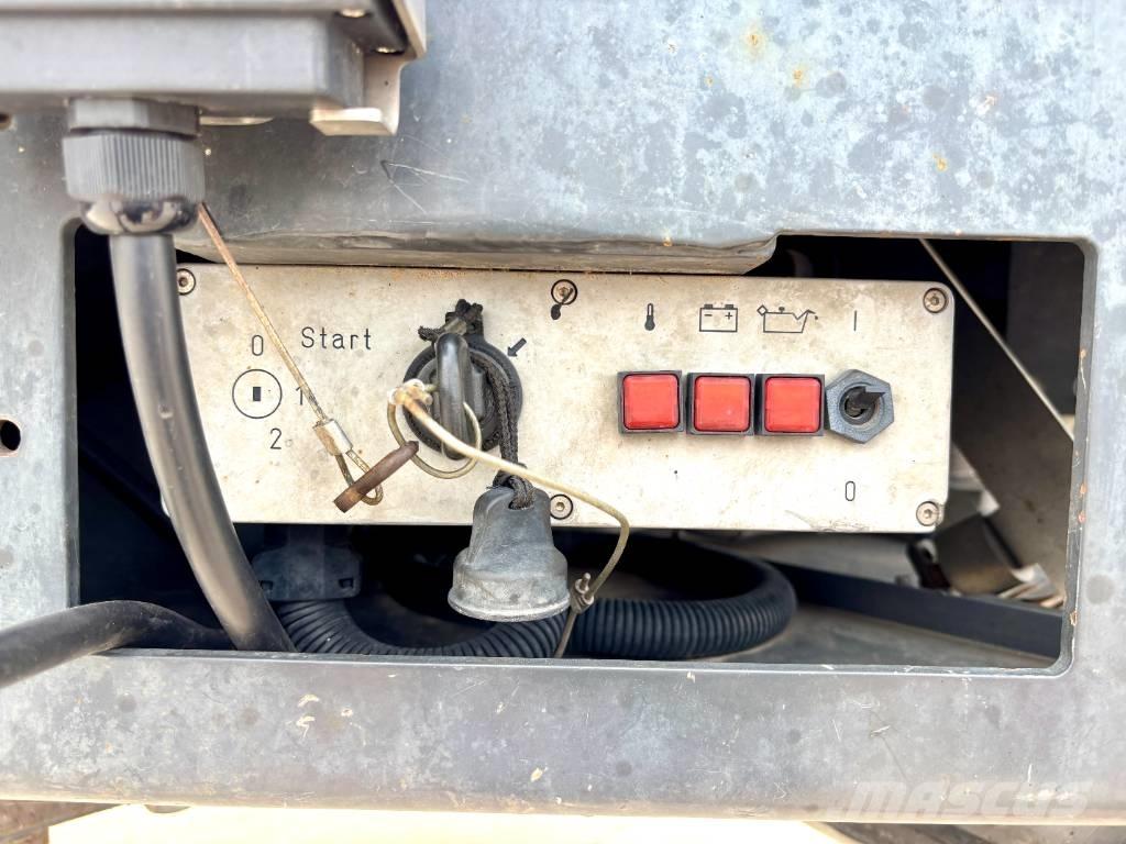 Goldhofer STZ-P9 플랫베드/드롭사이드 트레일러