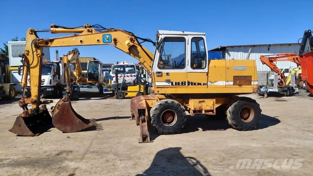 Liebherr A 902  휠 굴삭기