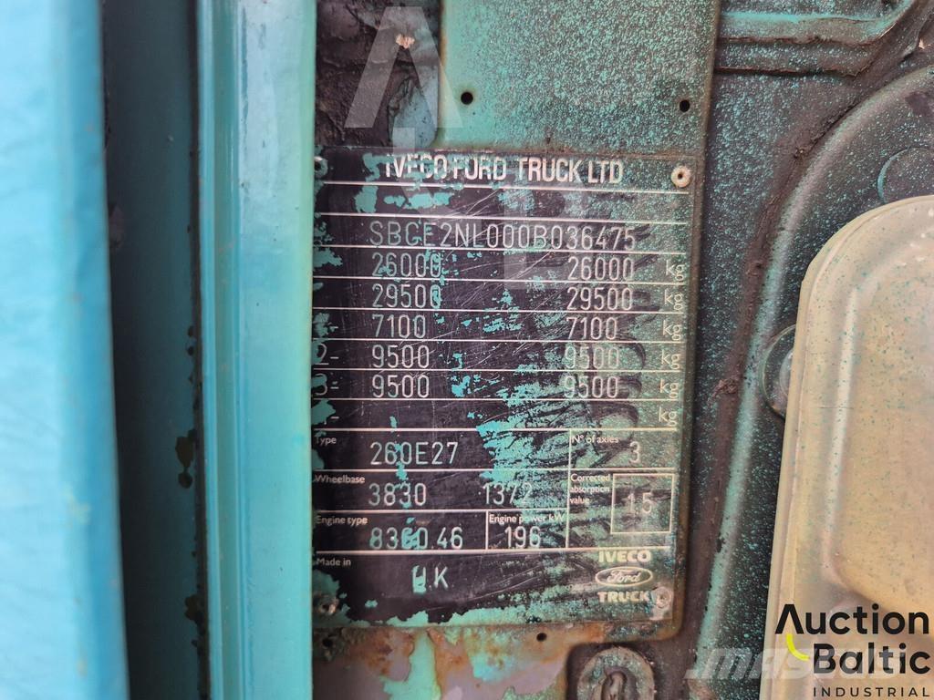 Iveco 260 E27 덤프 트럭