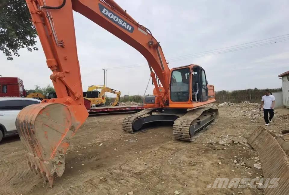 Doosan DX300LC 대형 굴삭기 29톤 이상