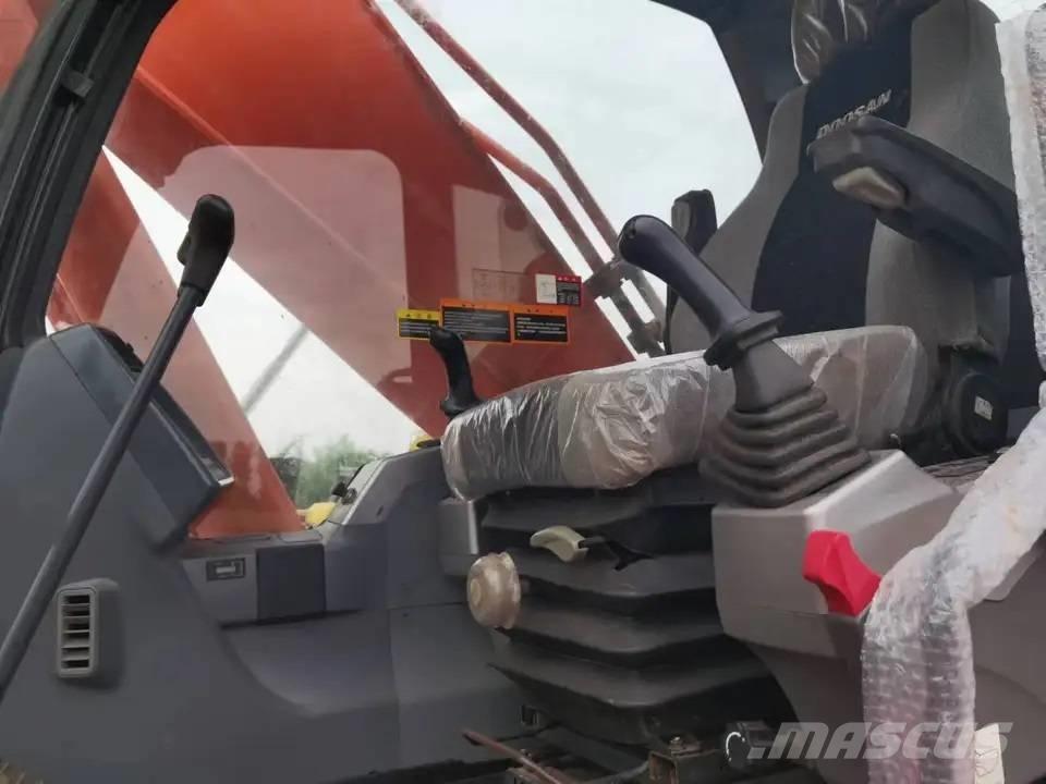 Doosan DX300LC 대형 굴삭기 29톤 이상