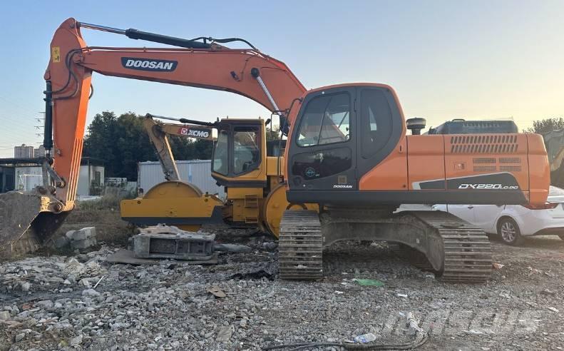 Doosan DX220 대형 굴삭기 29톤 이상