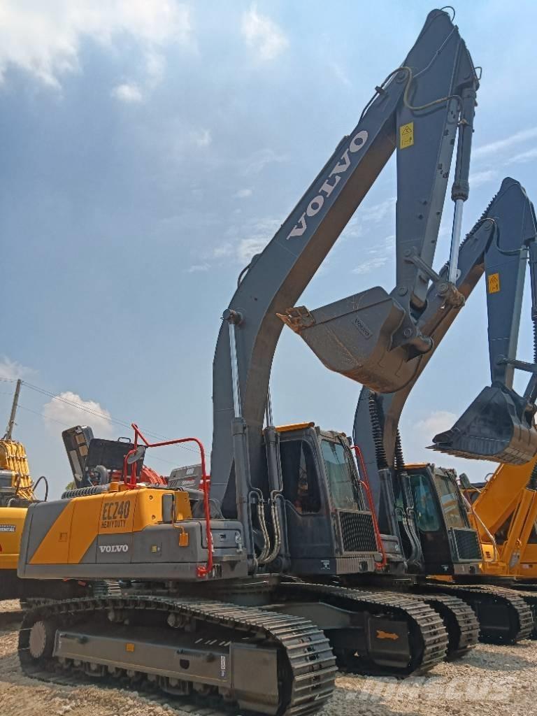 Volvo EC 240 대형 굴삭기 29톤 이상