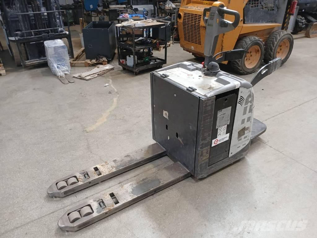 UniCarriers PLP 200 로우 리프터(승강대 포함)
