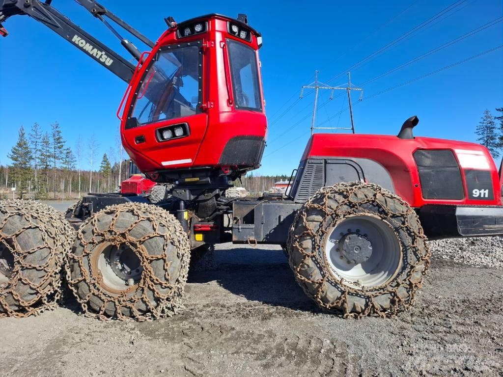 Komatsu 911 원목 하베스터