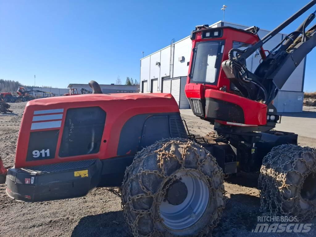Komatsu 911 원목 하베스터