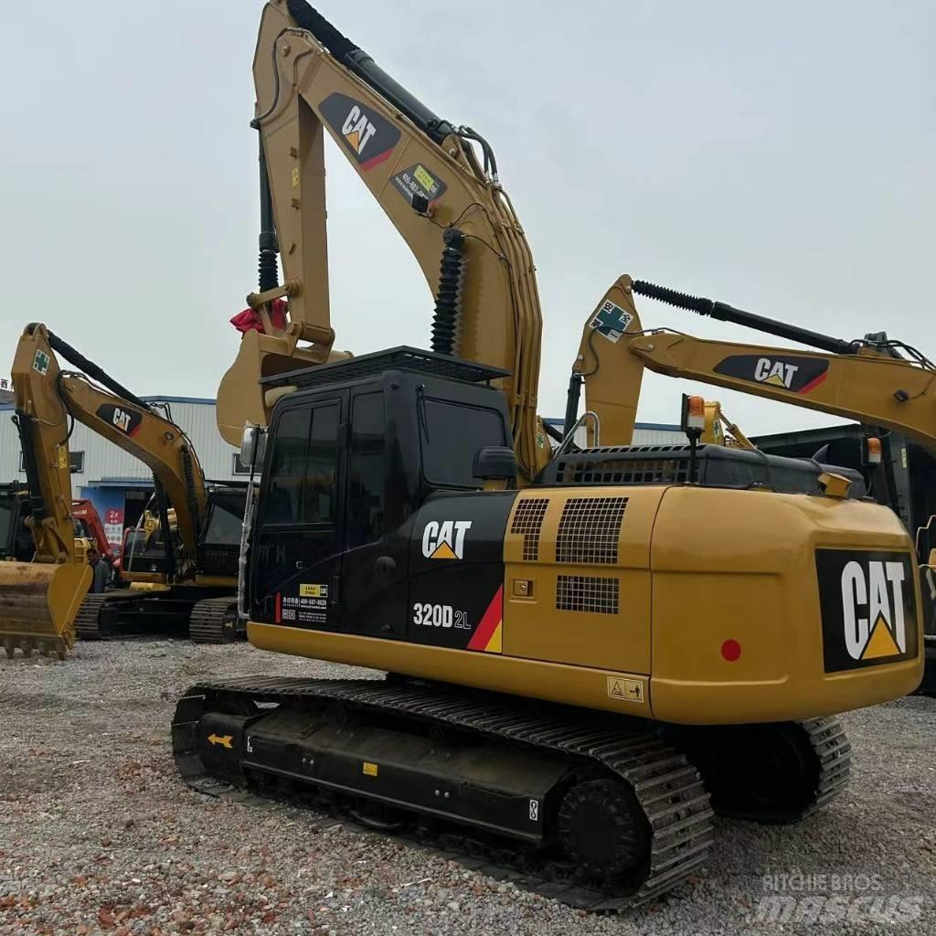 CAT 320 D L 대형 굴삭기 29톤 이상