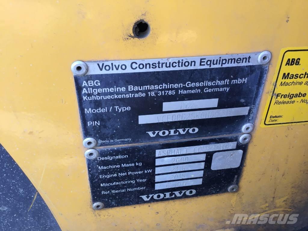 Volvo DD 25 트윈 드럼 롤러