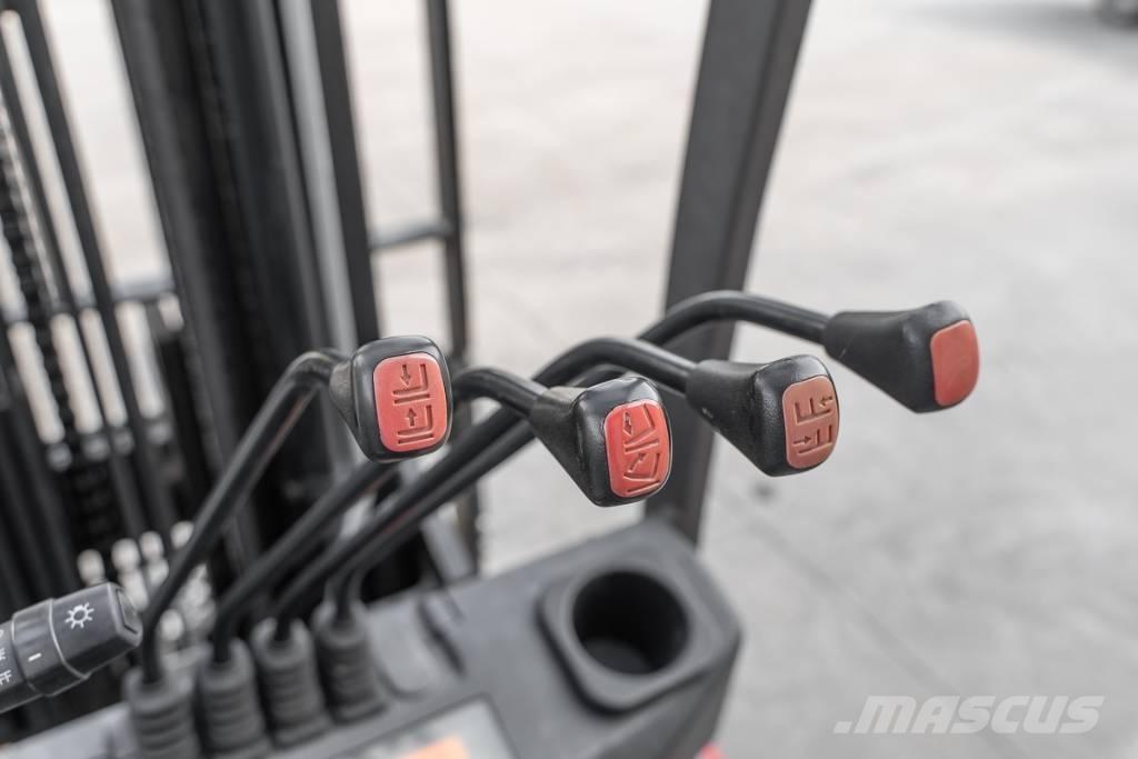 Manitou MI 25 D 디젤 지게차