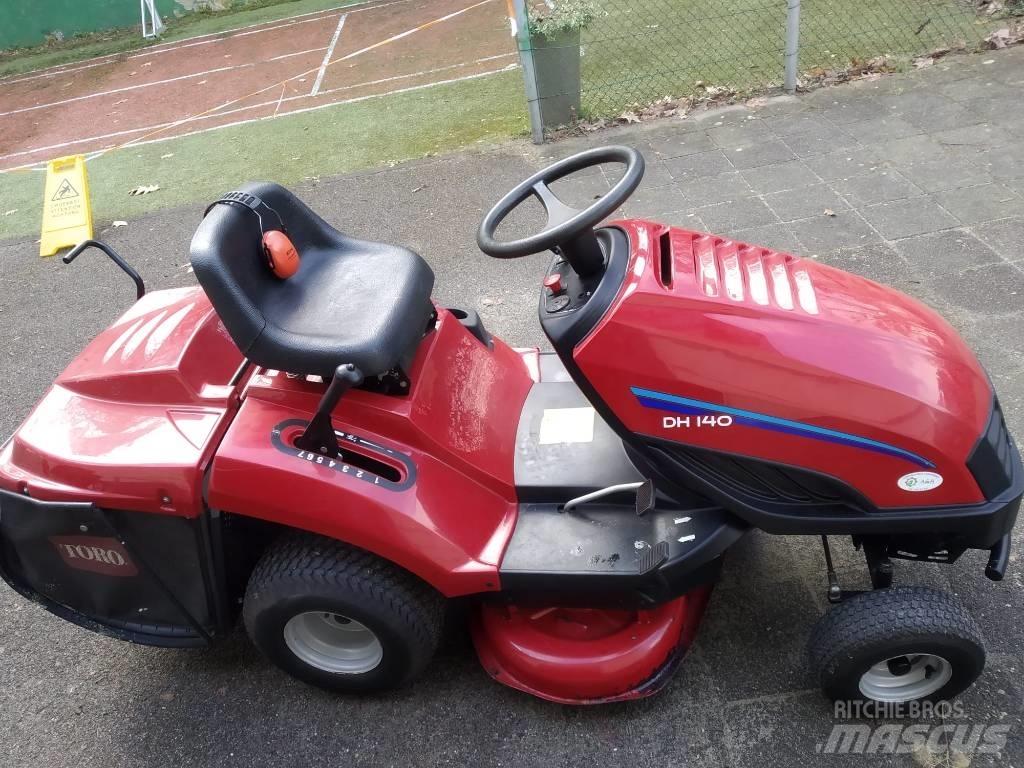 Toro zitmaaier DH140 탑승형 잔디깎기