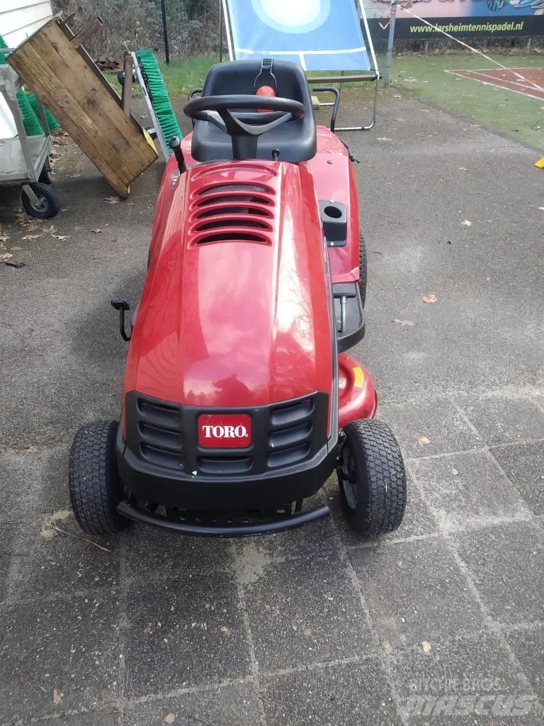 Toro zitmaaier DH140 탑승형 잔디깎기