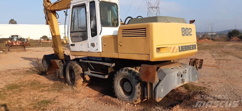 Liebherr A 902  휠 굴삭기