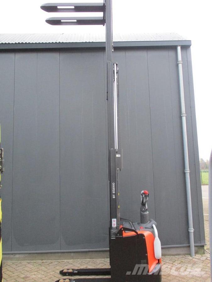 Toyota SPE120 로우 리프터(승강대 포함)