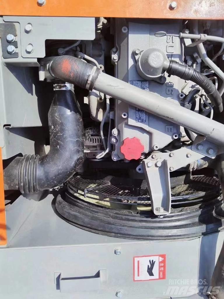 Hitachi Zaxis 200 LC 대형 굴삭기 29톤 이상
