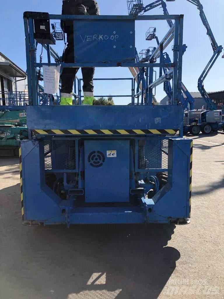 Genie GS 3384 RT 가위형 리프트
