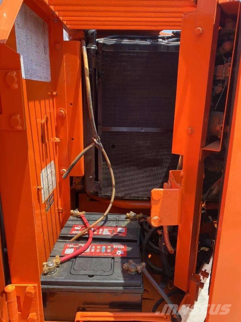 Hitachi ZX 60 소형 굴삭기 7톤 미만