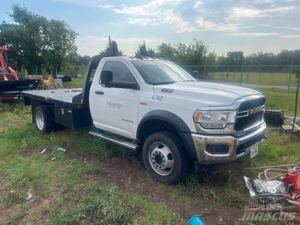 RAM 5500 플랫베드/드롭사이드 트럭