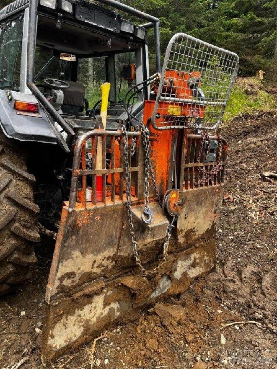 Valtra 6550 임업용 트랙터