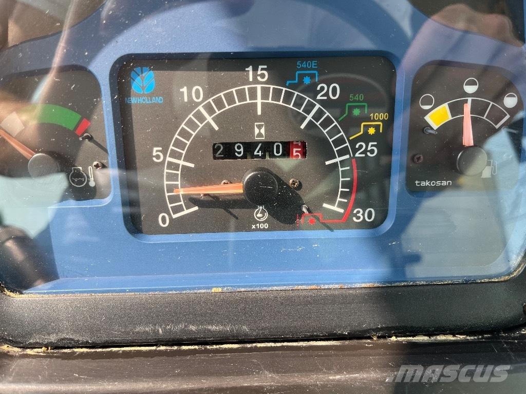 New Holland TD 90 D 트랙터