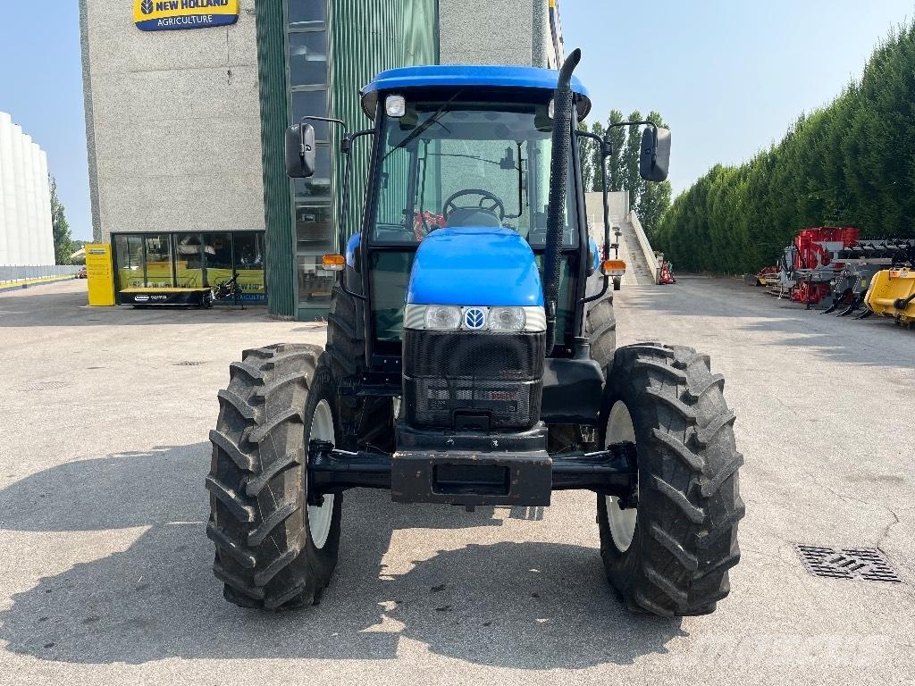 New Holland TD 90 D 트랙터