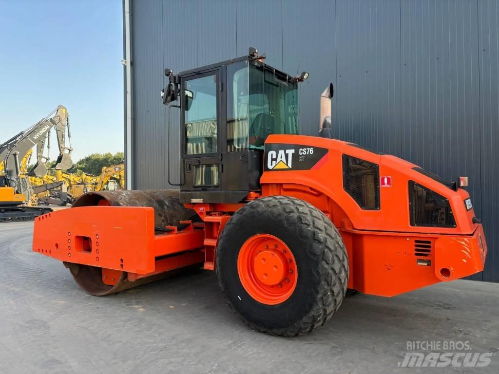 CAT CS76 XT 싱글 드럼 롤러