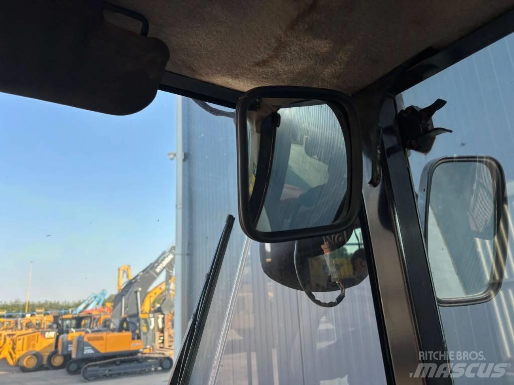 CAT CS76 XT 싱글 드럼 롤러